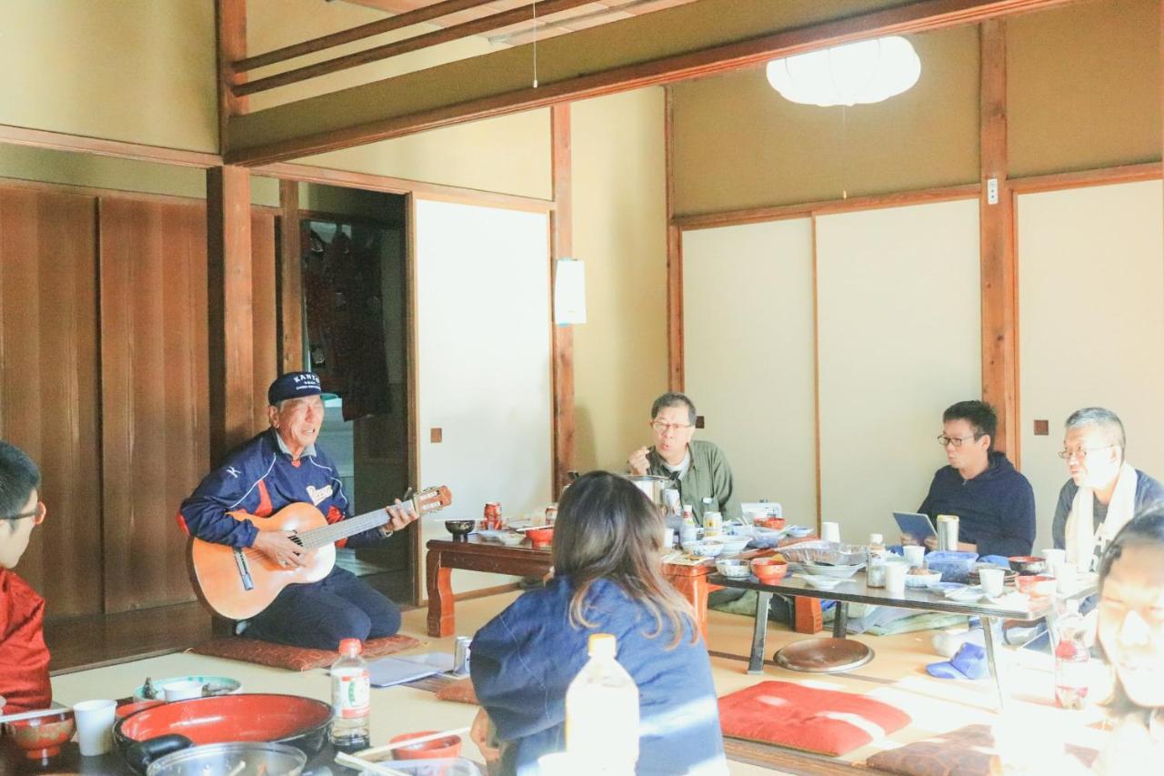 Guest House Yukari Tsuru Bagian luar foto