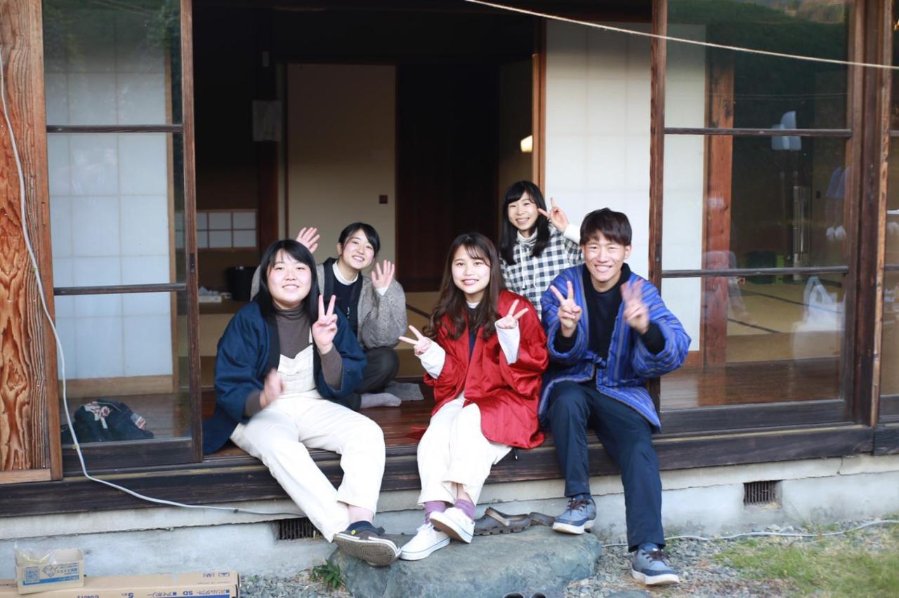 Guest House Yukari Tsuru Bagian luar foto