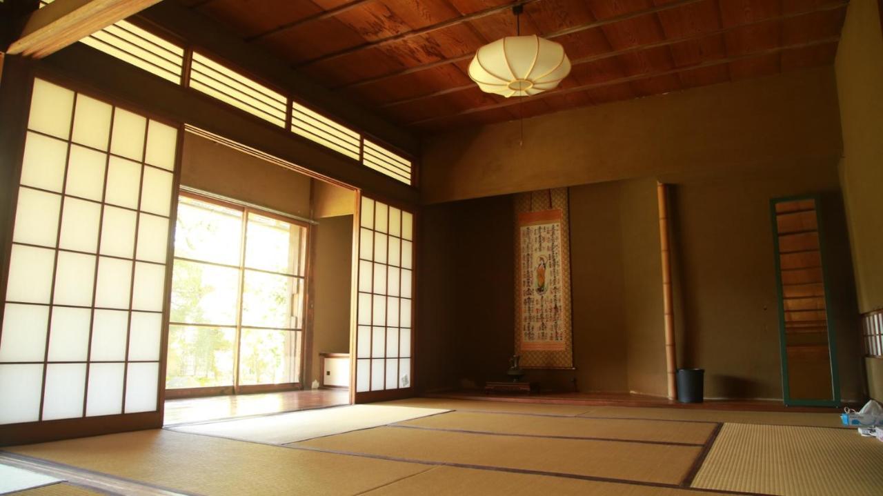 Guest House Yukari Tsuru Bagian luar foto