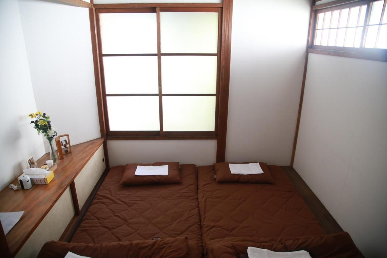 Guest House Yukari Tsuru Bagian luar foto